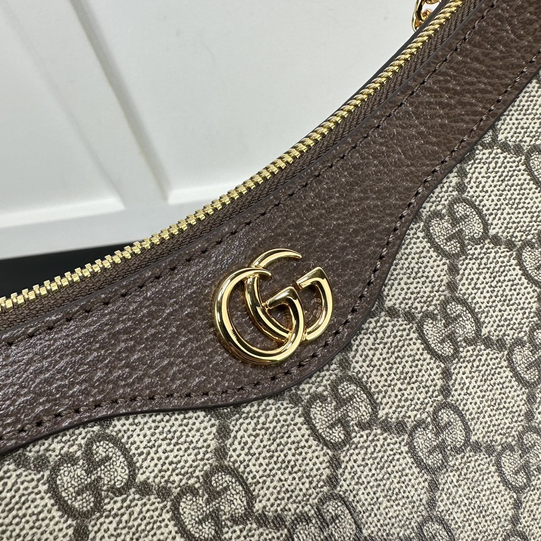 Gucci Hobo Bags